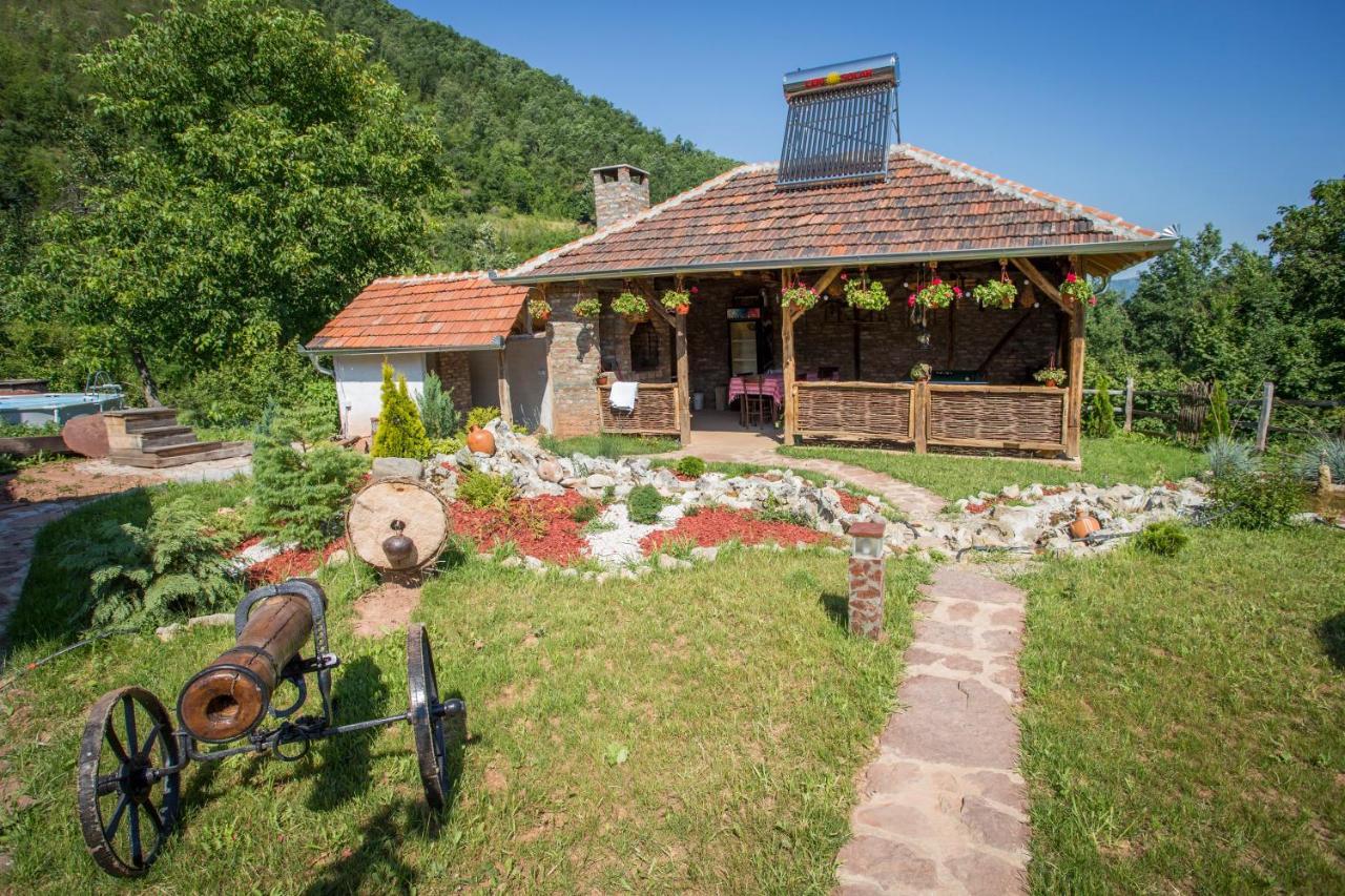 Seosko Domacinstvo „Gabar” Villa Custica Bagian luar foto